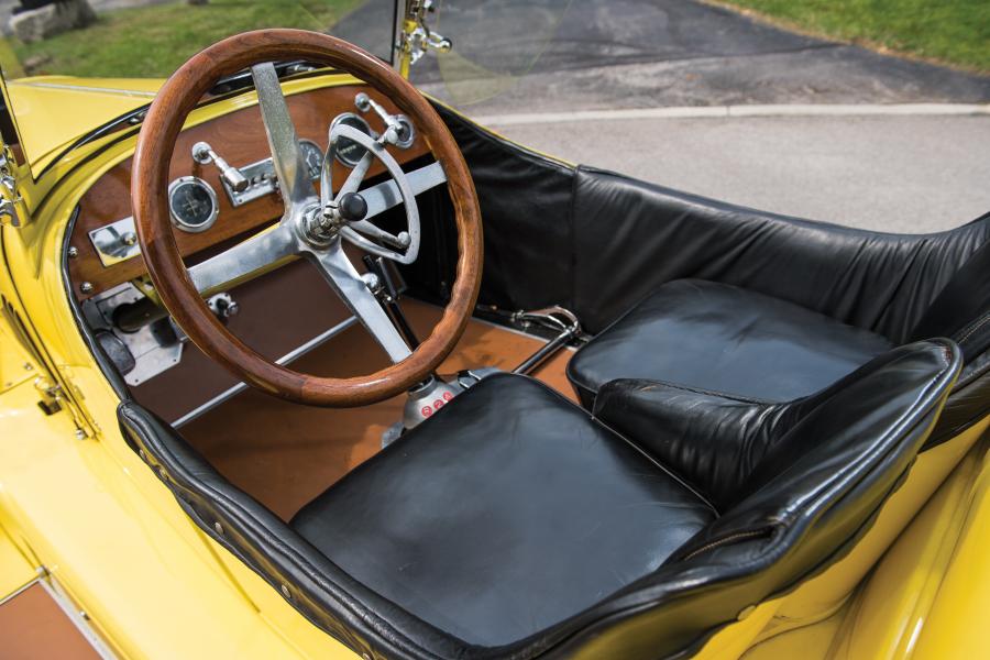 Интерьер Mercer Series 5 Raceabout 1922 года  (фото 13 из 24)